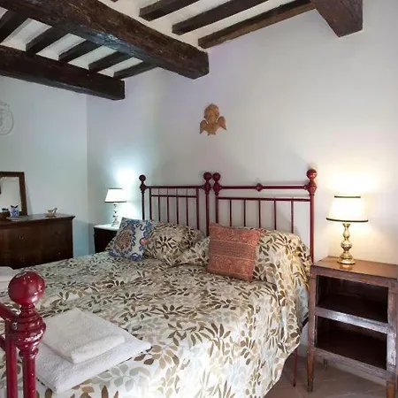 Willa Carbonesca Sleeps 30 *
