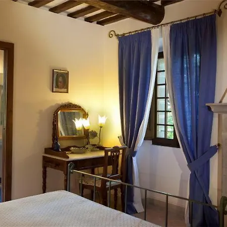 Carbonesca Sleeps 30 Willa
